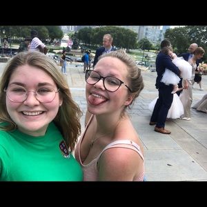 Meet your Posher, Maya